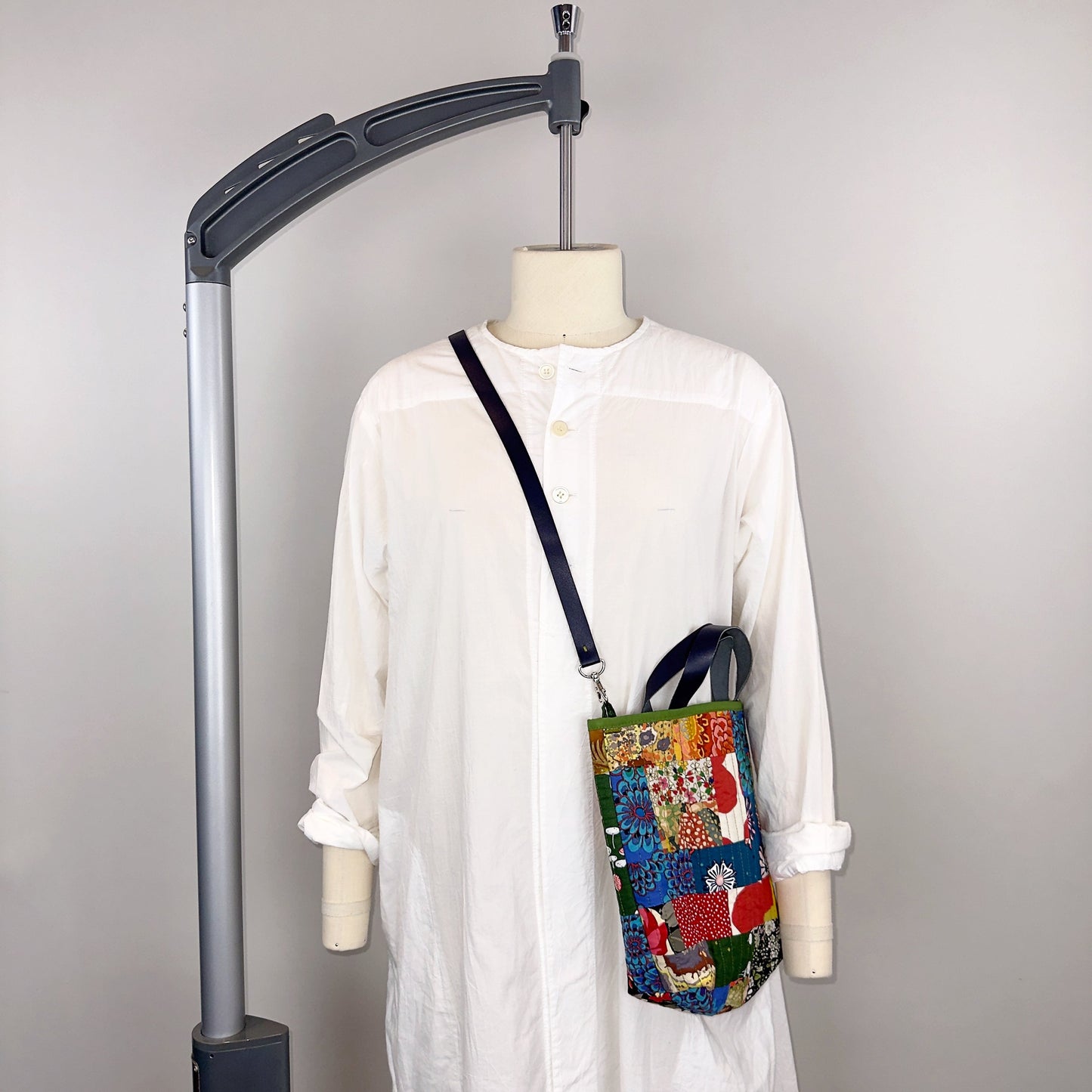 CITY BAG IN FLORAL PATCHWORK