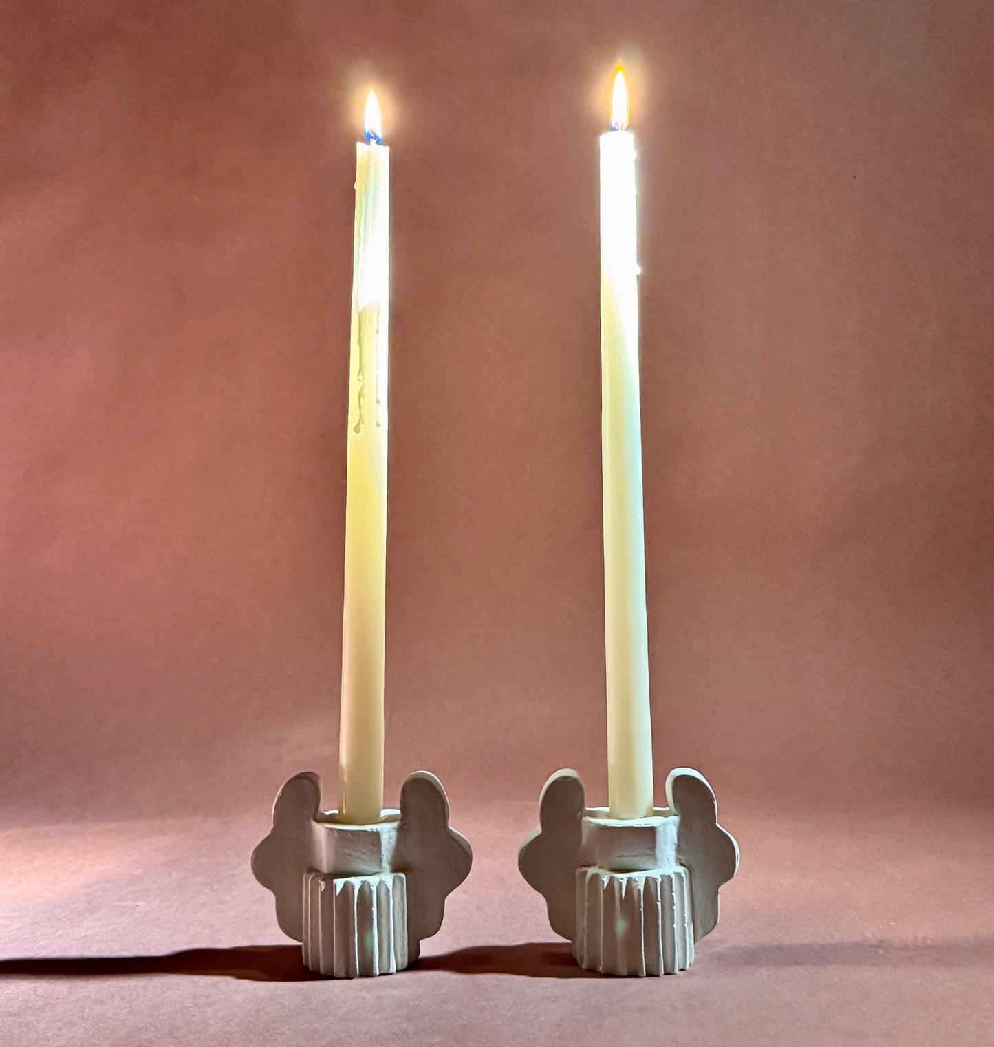 TWIN OAK LEAF CANDLESTICK PAIR - SCULPTURE WHITE