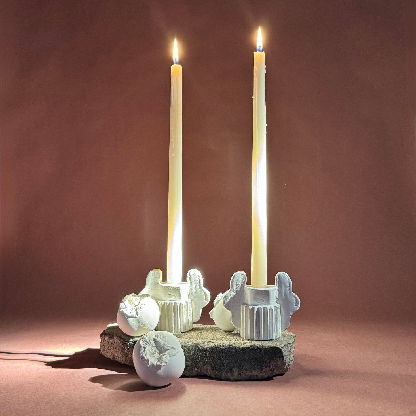 TWIN OAK LEAF CANDLESTICK PAIR - SCULPTURE WHITE