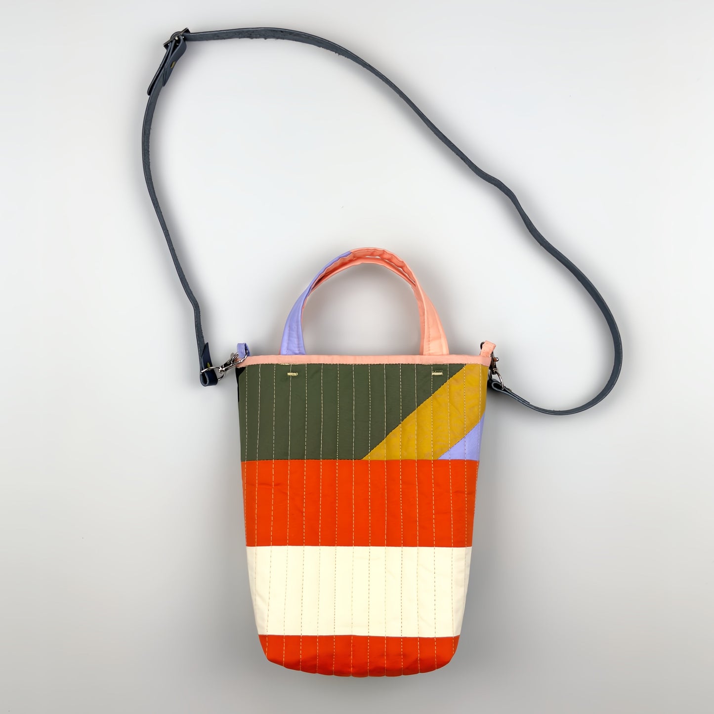 CITY BAG IN GEO QUILT