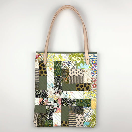 SLIM TOTE IN GARDEN PATCHWORK