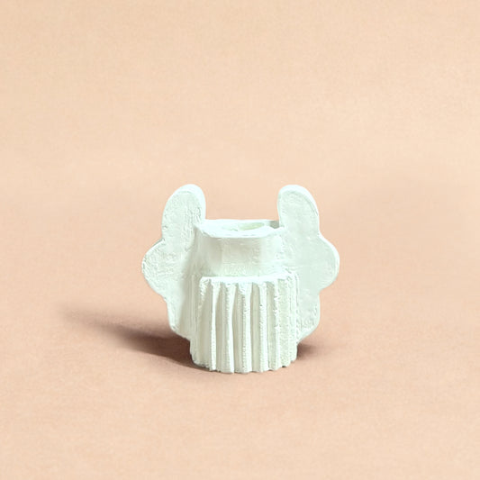 TWIN OAK LEAF CANDLESTICK - SCULPTURE WHITE